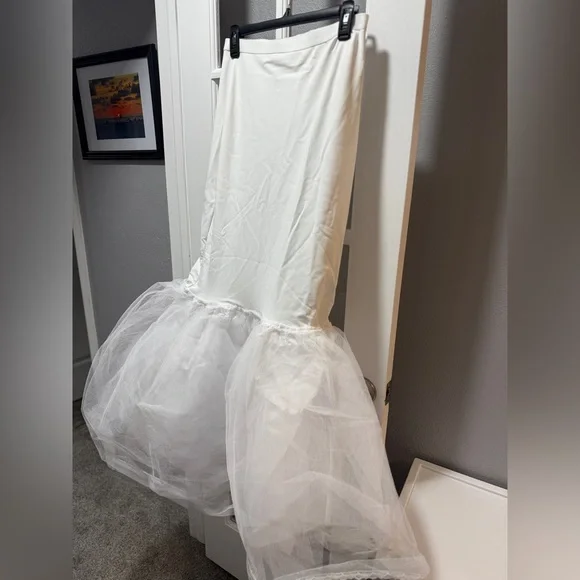 NWT DAVID'S BRIDAL Trumpet Slip - Picture 4 of 10